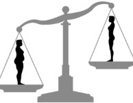 Obvod boků u ženy bychom měli měřit v místě největšího rozvoje hýžďového svalstva.